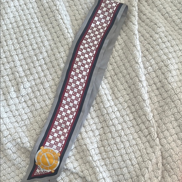 RARE - Henri Bendel Love Is All You Need Scarf - Picture 3 of 3